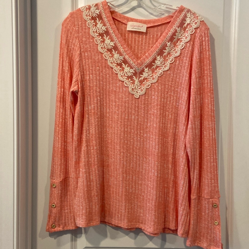 Sugarfox NWOT Vneck blouse